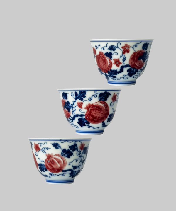 чашка, піала з розписом, фарфор, гранат. Chaguan - посуд для чаювань і чайних церемоній.