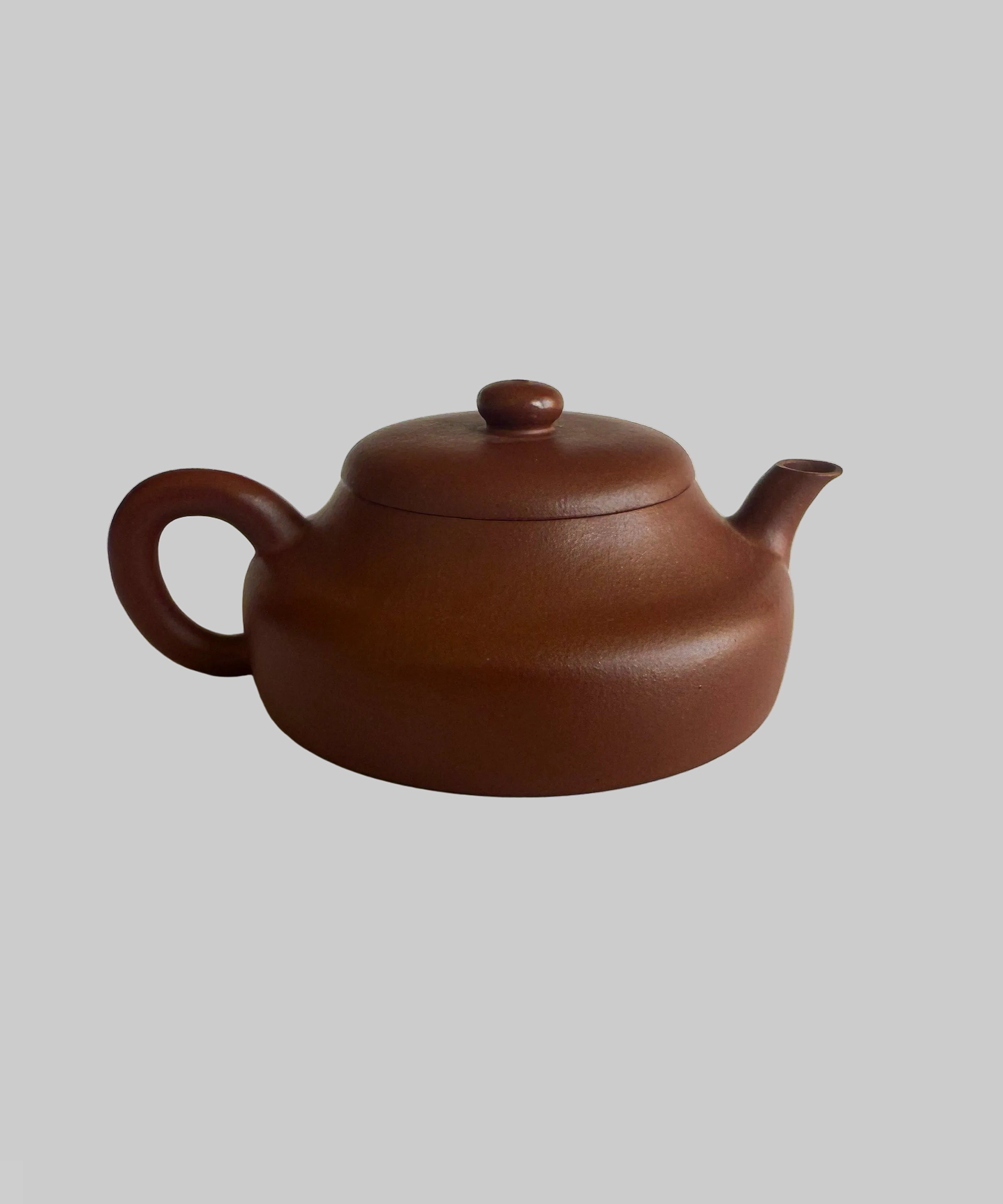 ісінський чайник ручної роботи