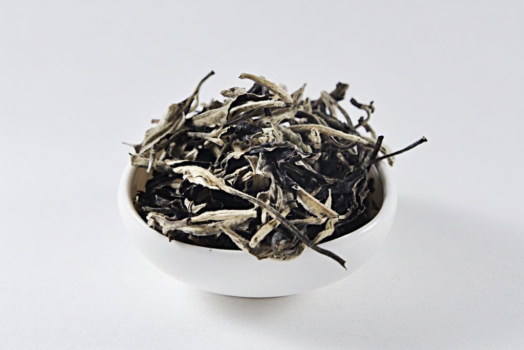 білий чай Юе Гуан Мей Жень, Красуня під місячним сяйвом; белый чай Юэ Гуан Мэй Жень, Красавица под лунным светом