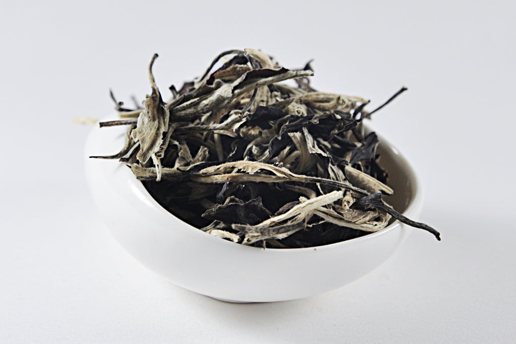 білий чай Юе Гуан Мей Жень, Красуня під місячним сяйвом; белый чай Юэ Гуан Мэй Жень, Красавица под лунным светом