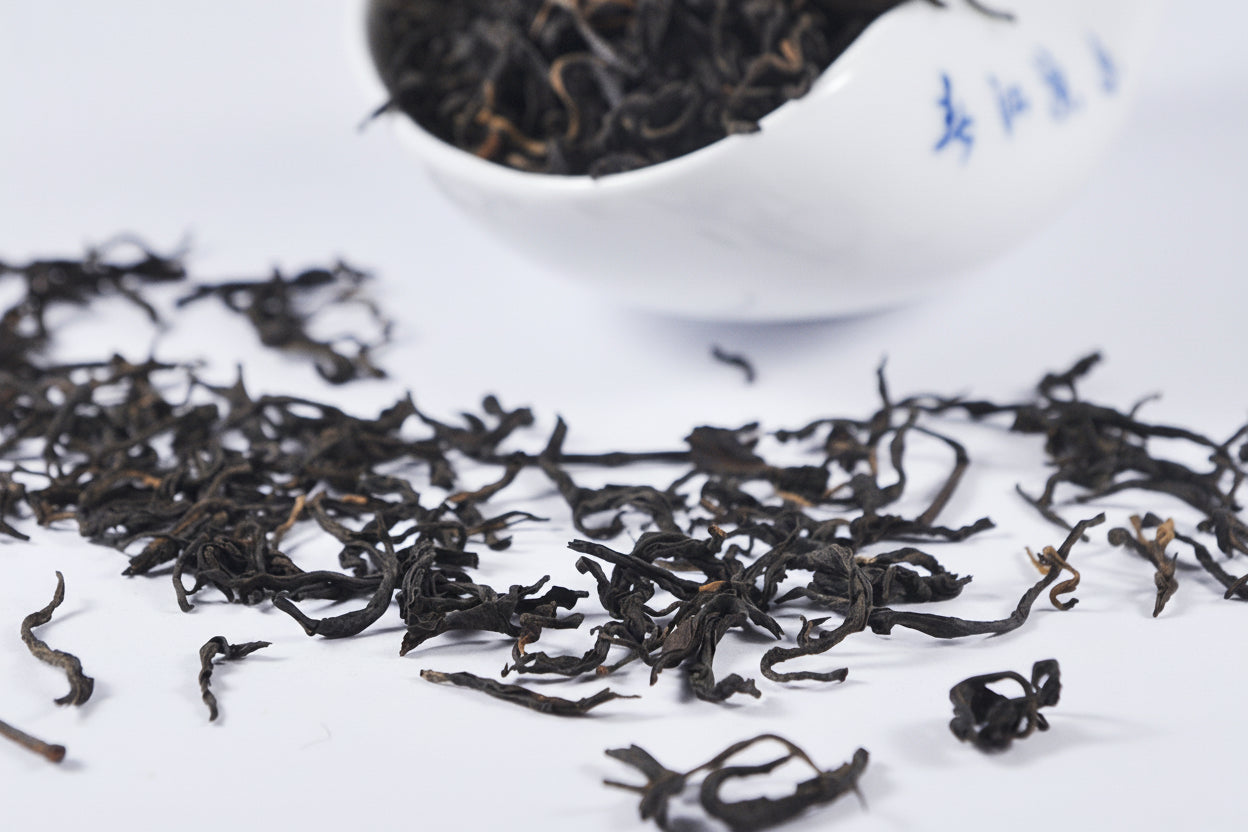 червоний чай Дянь Хун Мао Фен, Ворсисті піки з Юньнань, чорний чай; красный чай Дянь Хун Мао Фэн, Ворсистые пики из Юньнань