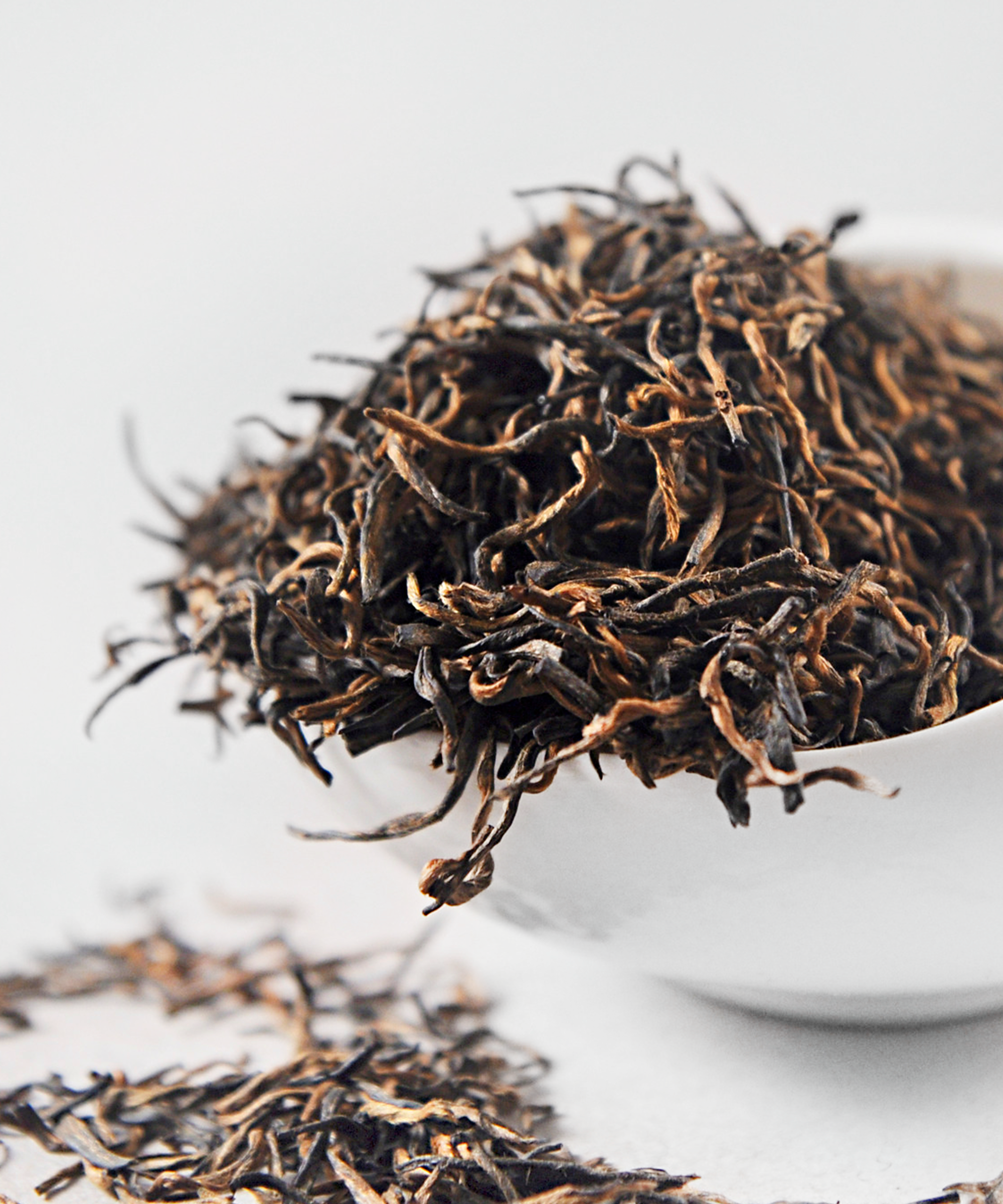 червоний китайський чай Цзінь Цзюнь Мей "Золоті брови скакуна"